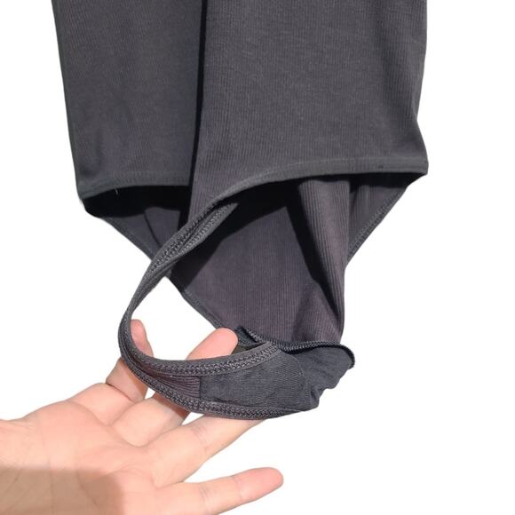 Aritzia Wilfred Danette Ribbed Ruffle Bodysuit One Piece - Picture 3 of 4